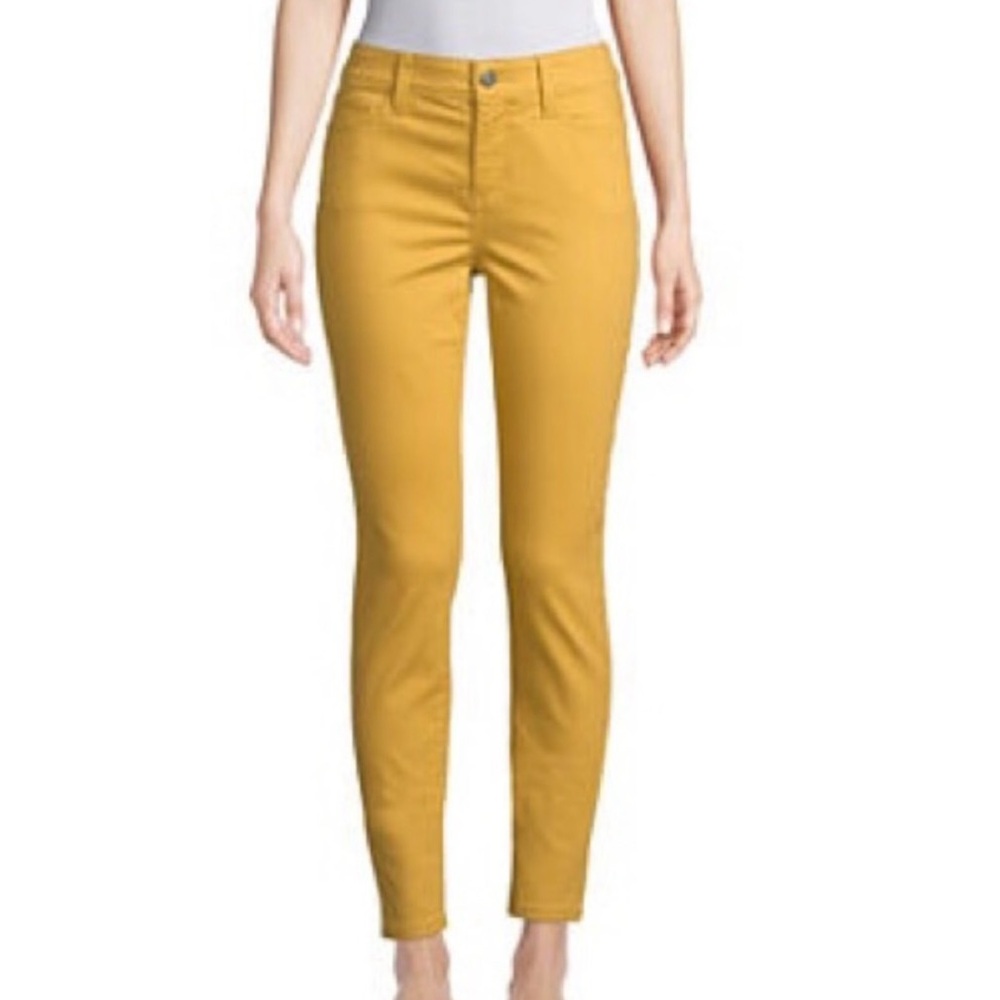 St. John's Bay Mustard (Amber Sun) Skinny Leg Jeans in Size 28W